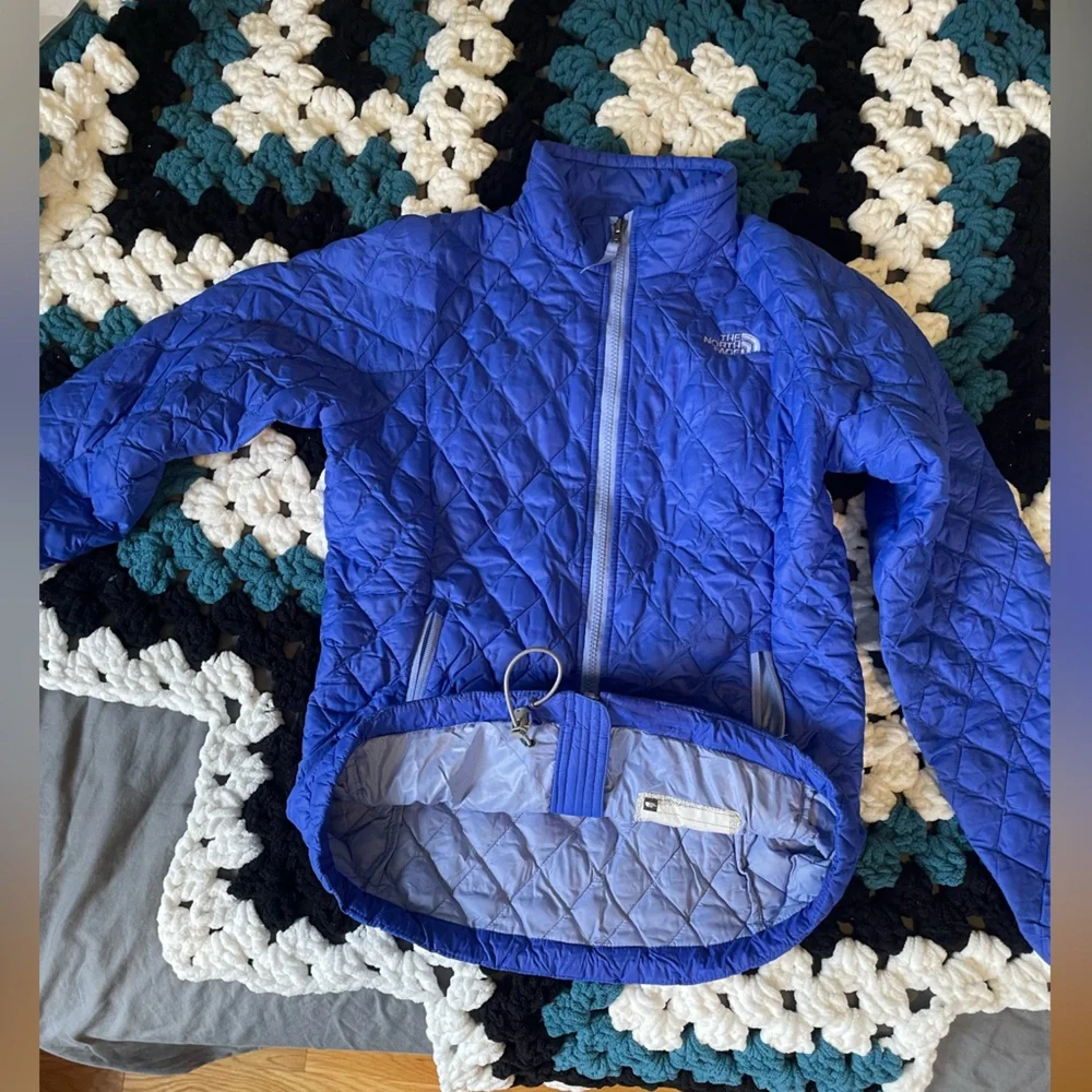 Girls North Face Quilted Jacket - Picture 3 of 4